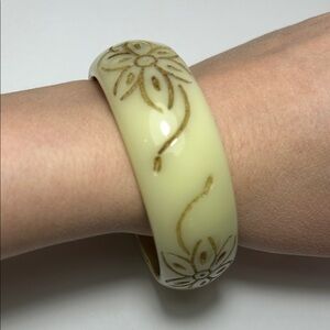 Vintage Carved Floral Bangle